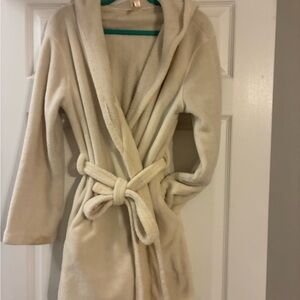 Aéropostale Cream Bathrobe